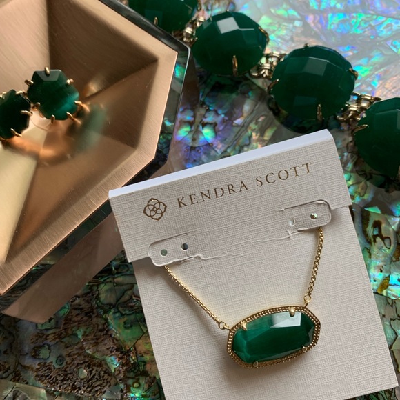 💚SOLD💚KS💚Morgan Studs in Emerald Green - Picture 6 of 6